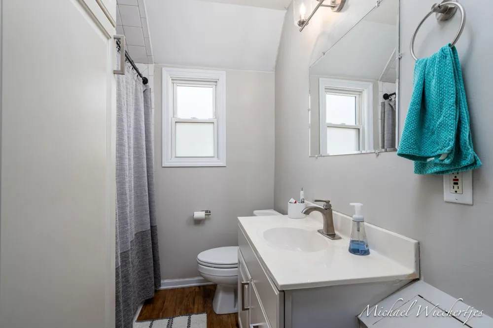 61 Canterbury Street SW Wyoming, MI 49548