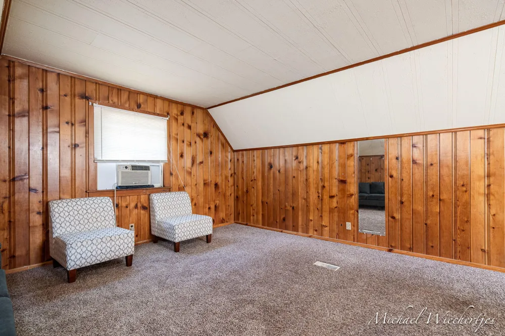 61 Canterbury Street SW Wyoming, MI 49548