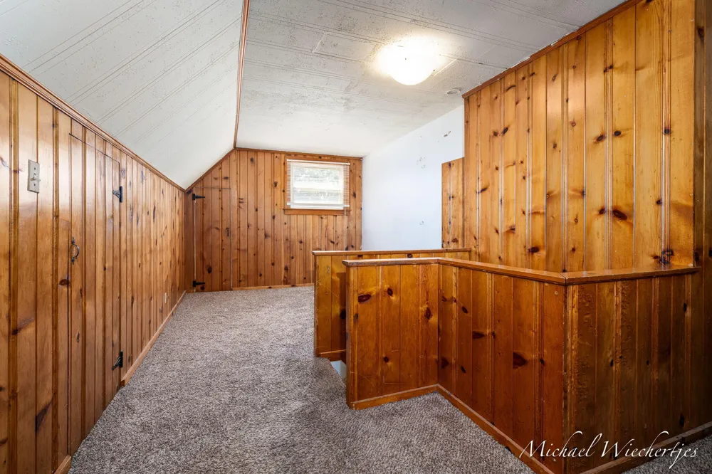 61 Canterbury Street SW Wyoming, MI 49548