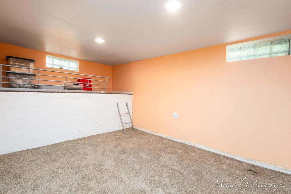 61 Canterbury Street SW Wyoming, MI 49548
