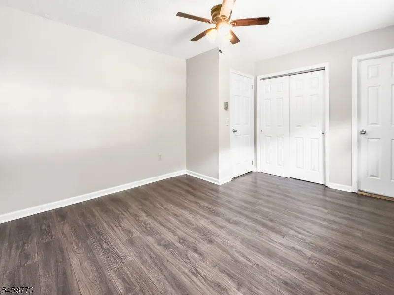 26 Kynor Ave Hopatcong, NJ 07874