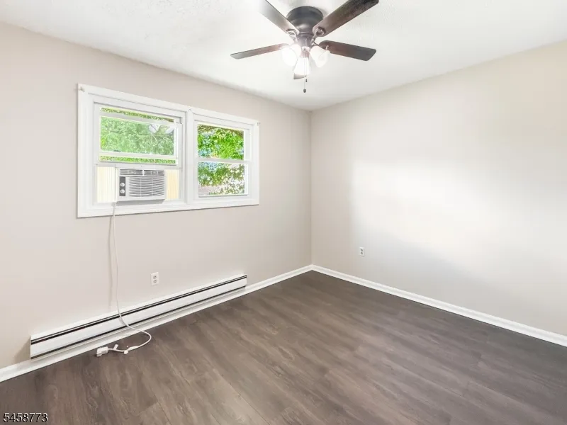 26 Kynor Ave Hopatcong, NJ 07874