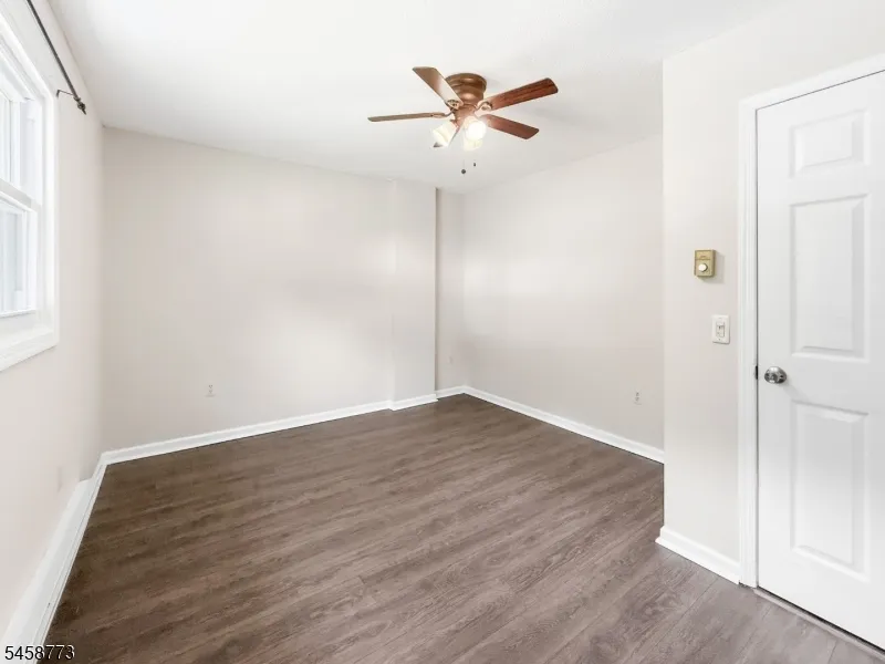 26 Kynor Ave Hopatcong, NJ 07874