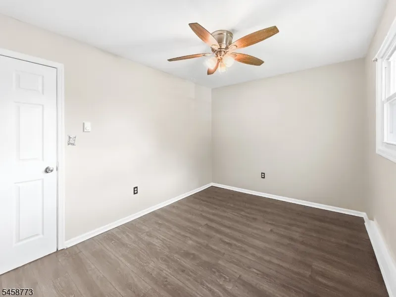 26 Kynor Ave Hopatcong, NJ 07874