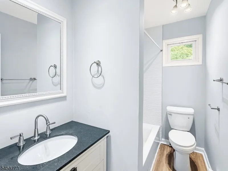 26 Kynor Ave Hopatcong, NJ 07874