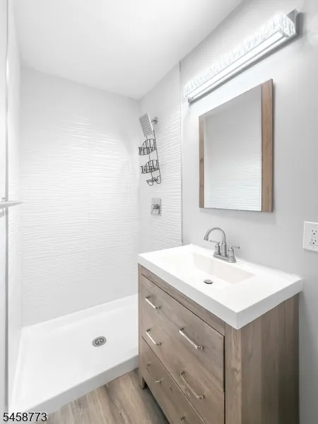 26 Kynor Ave Hopatcong, NJ 07874