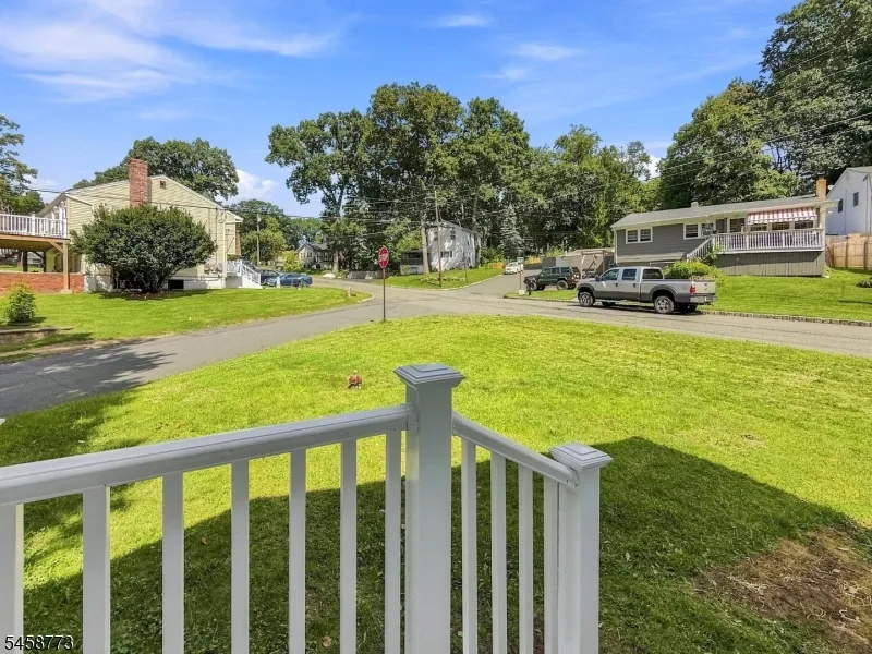 26 Kynor Ave Hopatcong, NJ 07874
