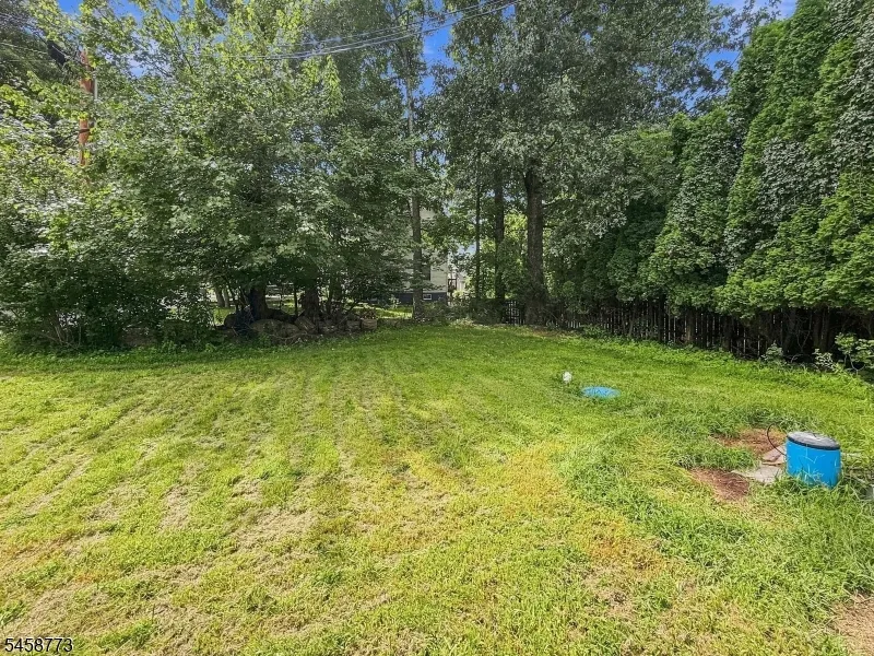 26 Kynor Ave Hopatcong, NJ 07874