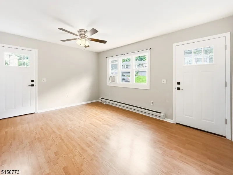 26 Kynor Ave Hopatcong, NJ 07874