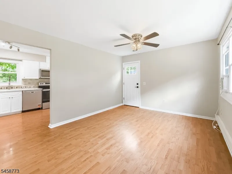 26 Kynor Ave Hopatcong, NJ 07874