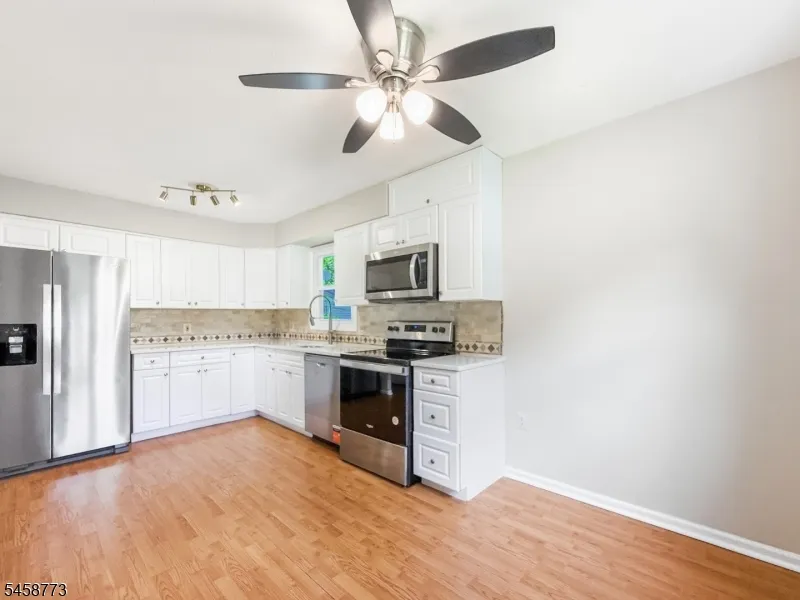 26 Kynor Ave Hopatcong, NJ 07874