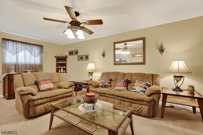 100 Coachman Dr Florence, NJ 08505