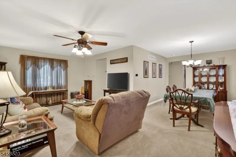 100 Coachman Dr Florence, NJ 08505