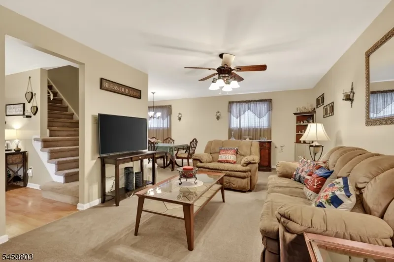 100 Coachman Dr Florence, NJ 08505