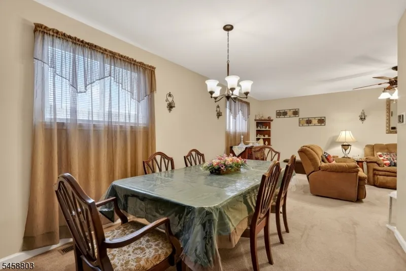 100 Coachman Dr Florence, NJ 08505