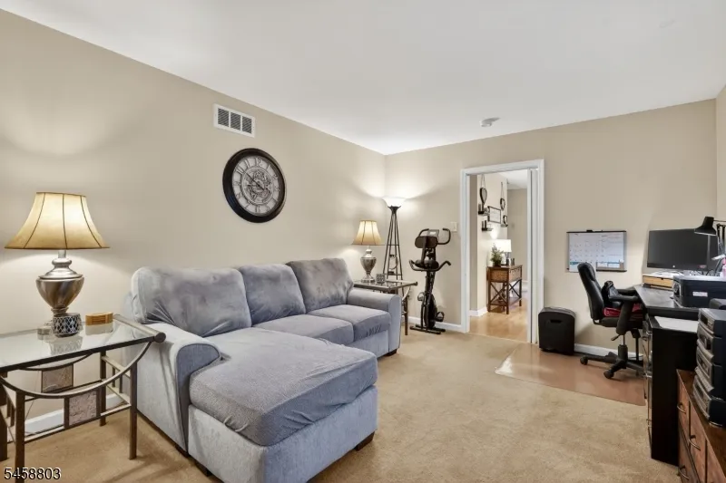 100 Coachman Dr Florence, NJ 08505