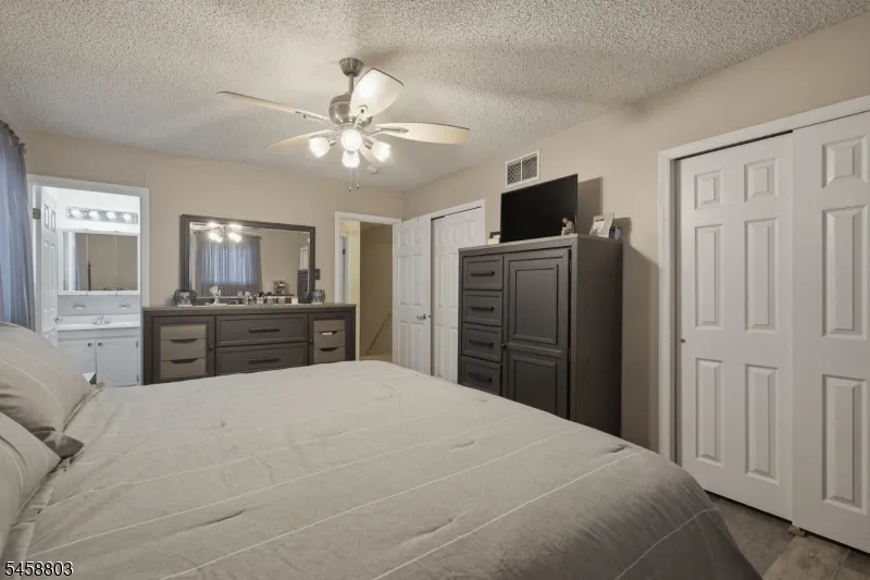 100 Coachman Dr Florence, NJ 08505