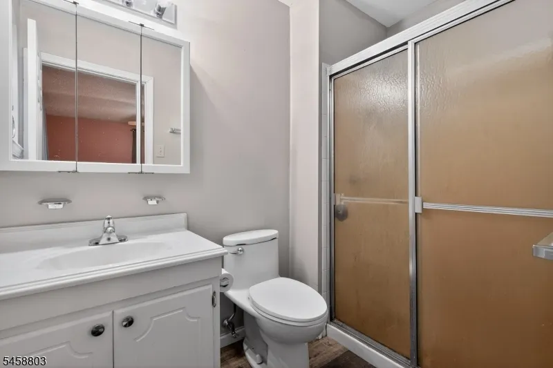 100 Coachman Dr Florence, NJ 08505