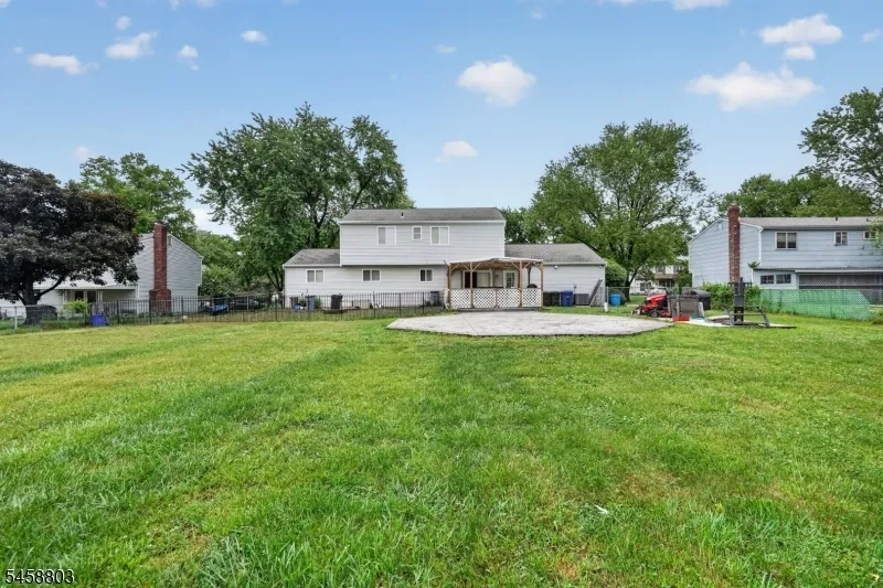 100 Coachman Dr Florence, NJ 08505