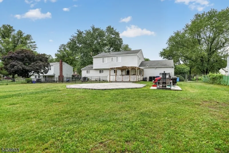 100 Coachman Dr Florence, NJ 08505