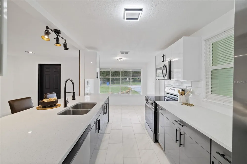 110 VIRGINIA AVENUE Seffner, FL 33584