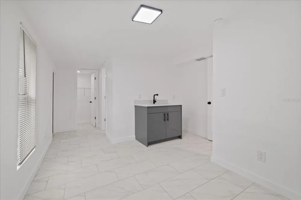 110 VIRGINIA AVENUE Seffner, FL 33584
