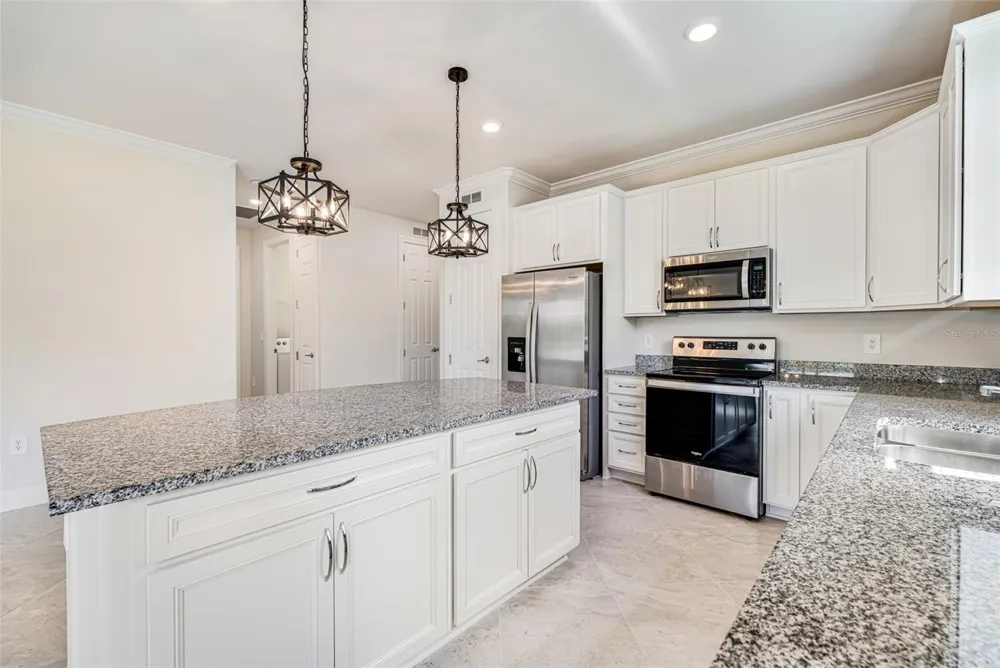3421 HAMPTON BOULEVARD Alva, FL 33920