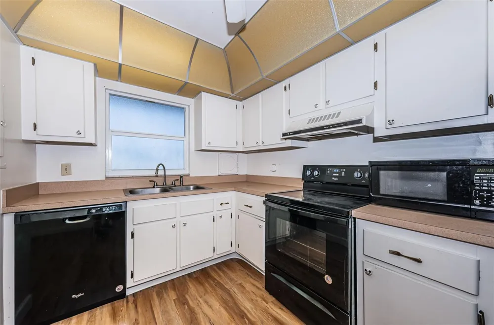700 BEACH DRIVE NE #308 St Petersburg, FL 33701