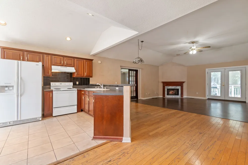 2261 Joann Dr Spring Hill, TN 37174
