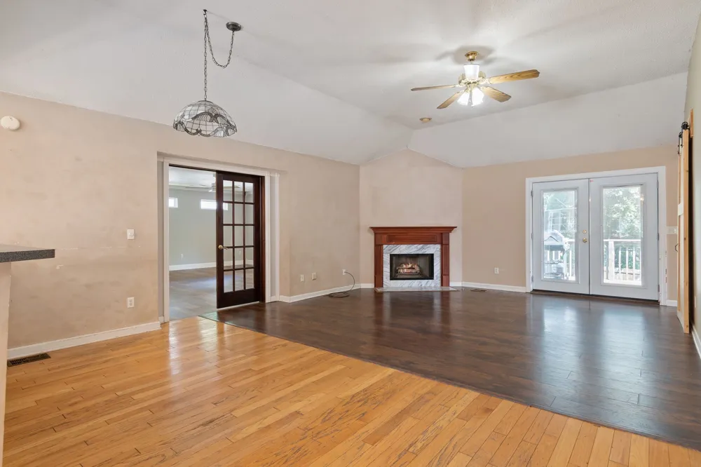 2261 Joann Dr Spring Hill, TN 37174