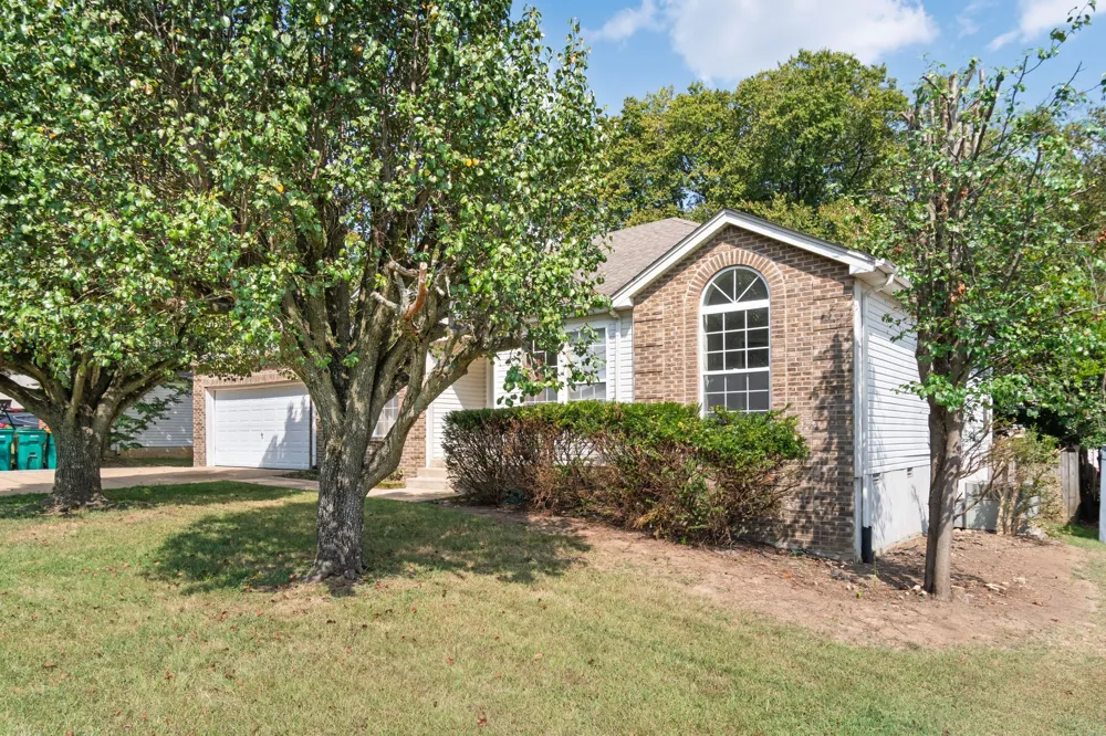 2261 Joann Dr Spring Hill, TN 37174
