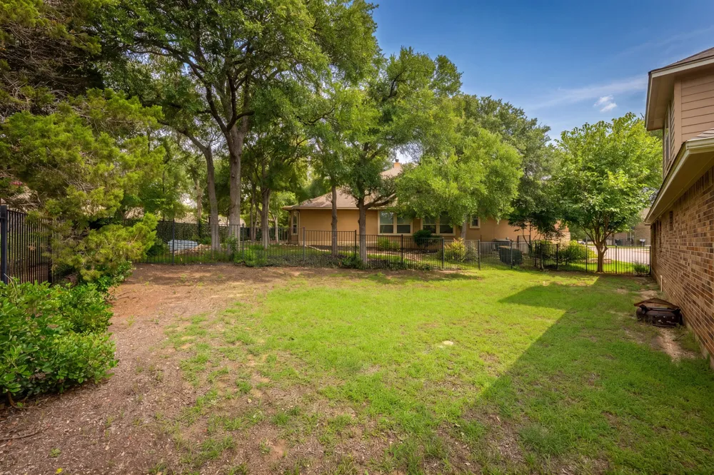 5025 Pyrenees Pass Bee Cave, TX 78738