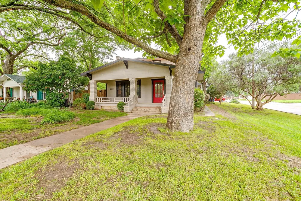2100 Ashland Avenue Fort Worth, TX 76107