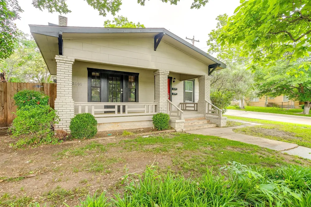 2100 Ashland Avenue Fort Worth, TX 76107