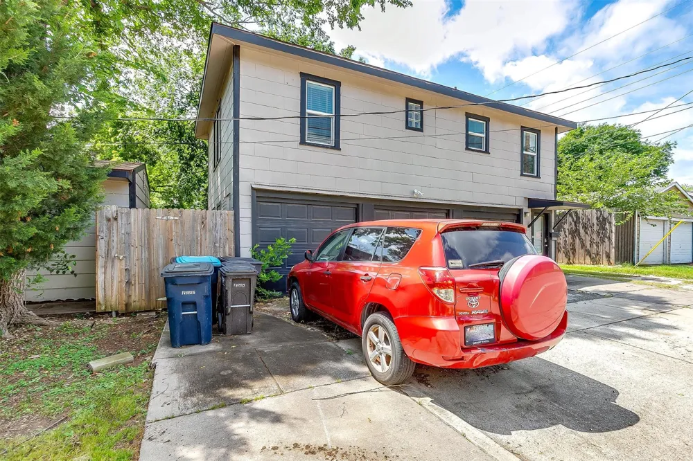 2100 Ashland Avenue Fort Worth, TX 76107