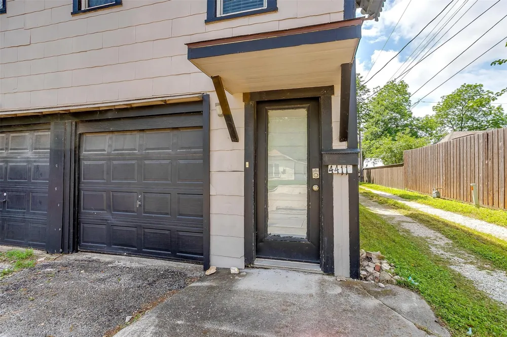 2100 Ashland Avenue Fort Worth, TX 76107