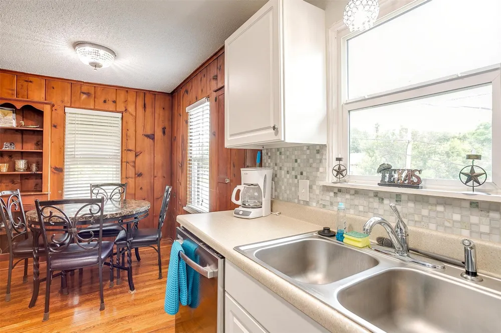 2100 Ashland Avenue Fort Worth, TX 76107