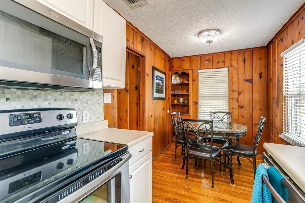 2100 Ashland Avenue Fort Worth, TX 76107