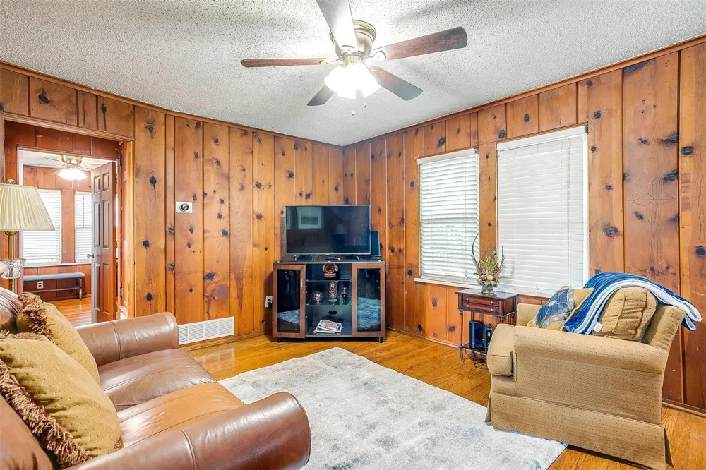 2100 Ashland Avenue Fort Worth, TX 76107