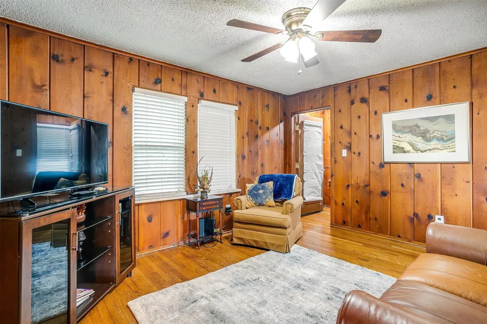 2100 Ashland Avenue Fort Worth, TX 76107