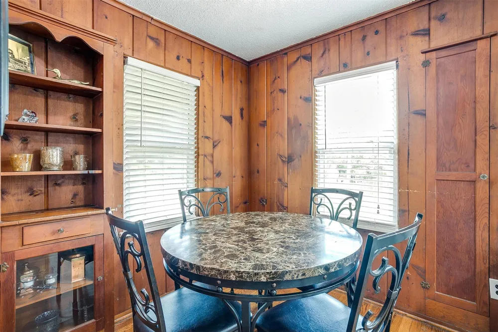 2100 Ashland Avenue Fort Worth, TX 76107