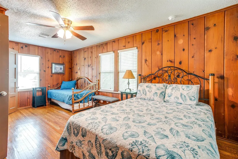 2100 Ashland Avenue Fort Worth, TX 76107