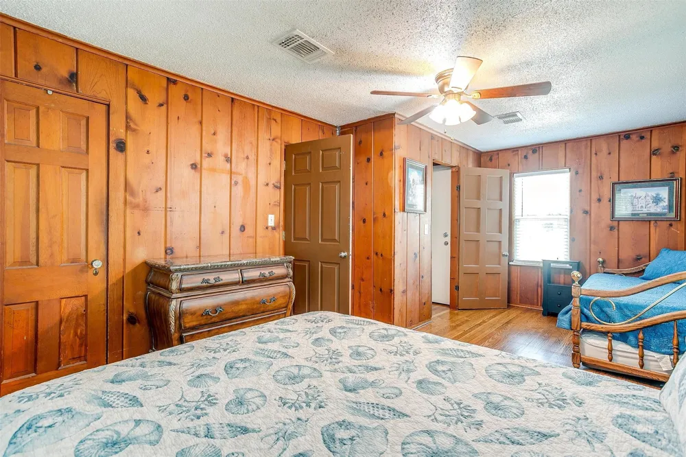 2100 Ashland Avenue Fort Worth, TX 76107