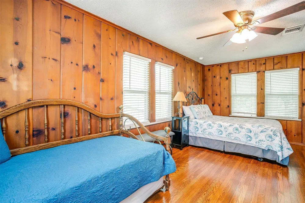2100 Ashland Avenue Fort Worth, TX 76107