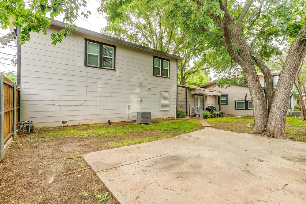 2100 Ashland Avenue Fort Worth, TX 76107