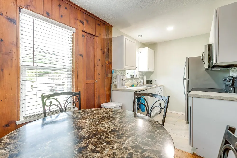 2100 Ashland Avenue Fort Worth, TX 76107
