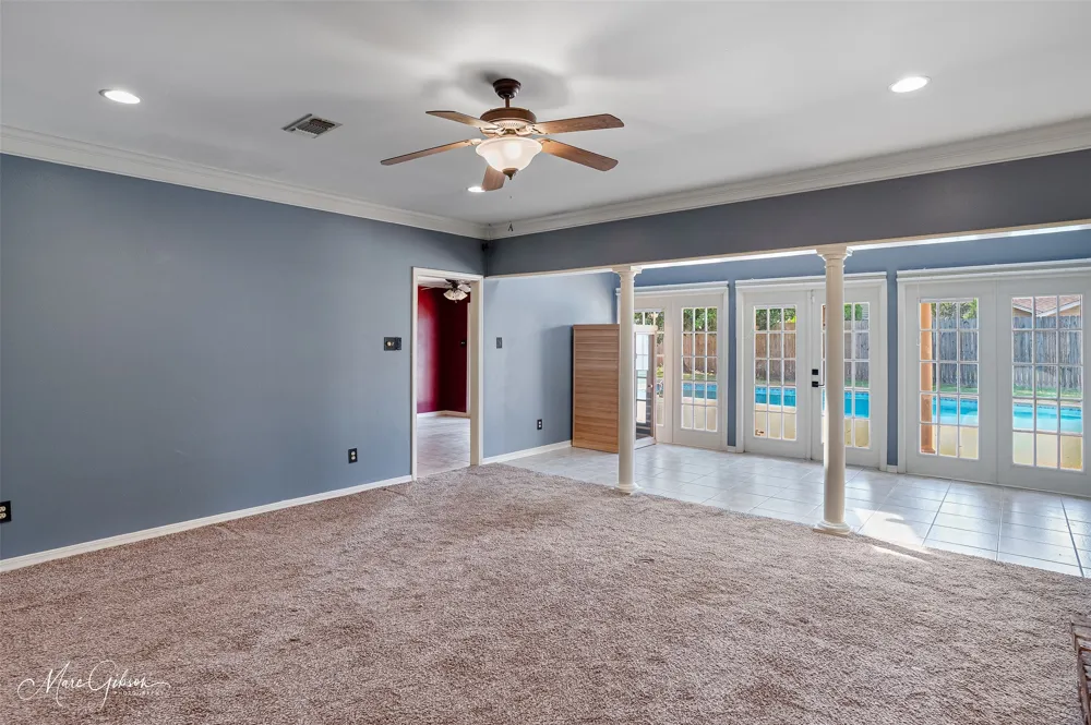 2201 Surrey Lane Bossier City, LA 71111