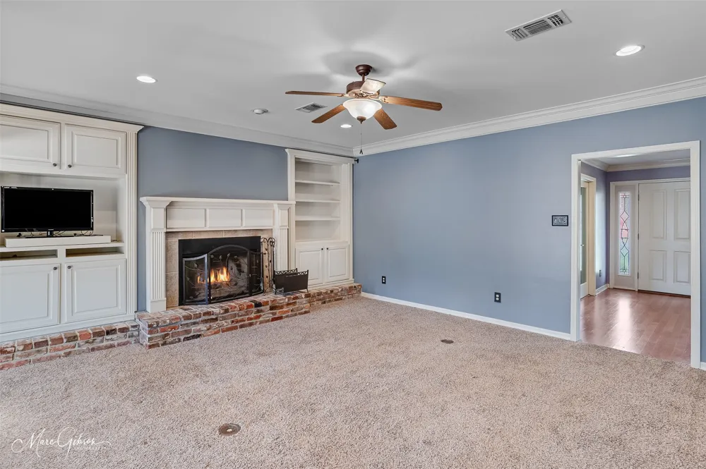 2201 Surrey Lane Bossier City, LA 71111