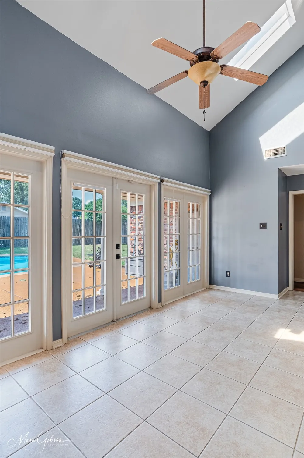 2201 Surrey Lane Bossier City, LA 71111