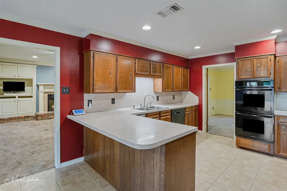 2201 Surrey Lane Bossier City, LA 71111